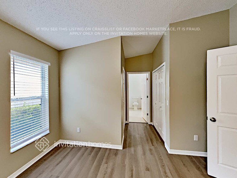 Building Photo - 621 Silver Birch Pl