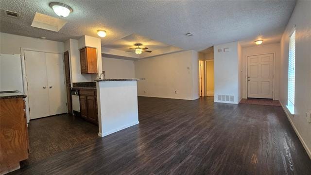Building Photo - 8899 Marilyn Dr