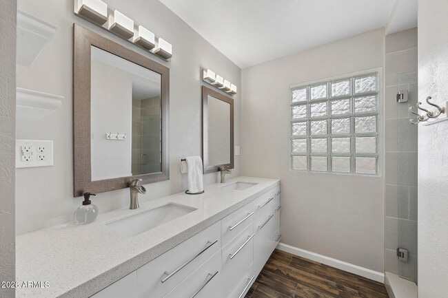 Building Photo - 14436 N Coral Gables Dr