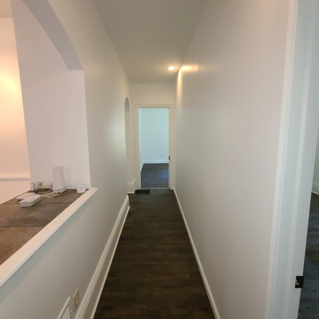 Building Photo - 309 Lake St