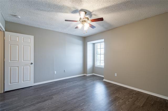Building Photo - 400 Cambridge Dr