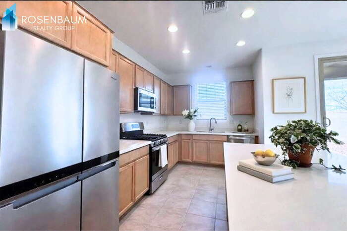 Building Photo - 3903 101st Dr