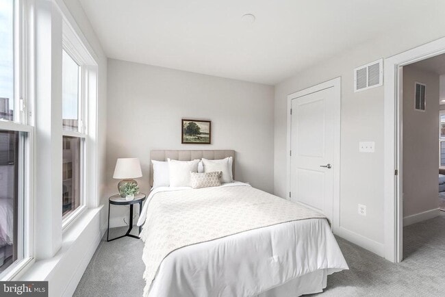 Building Photo - 12742 Verdant Wy