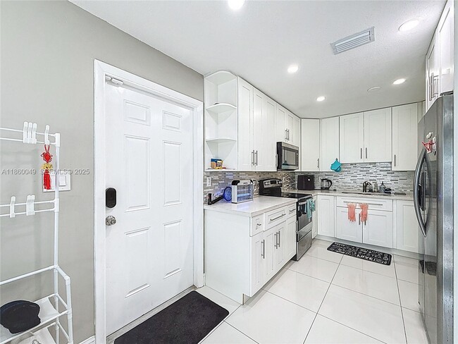 Building Photo - 921 NW 14th St