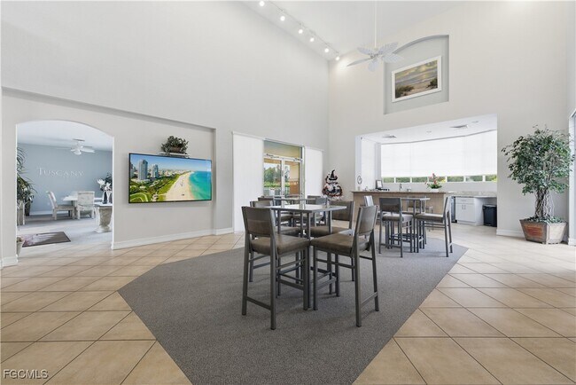 Building Photo - 6321 Aragon Way