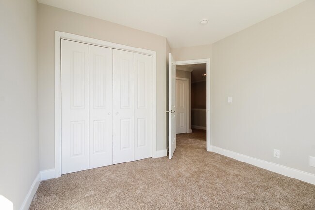 Building Photo - 150 N Church St