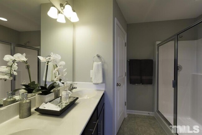 Building Photo - 3713 Landshire View Lane