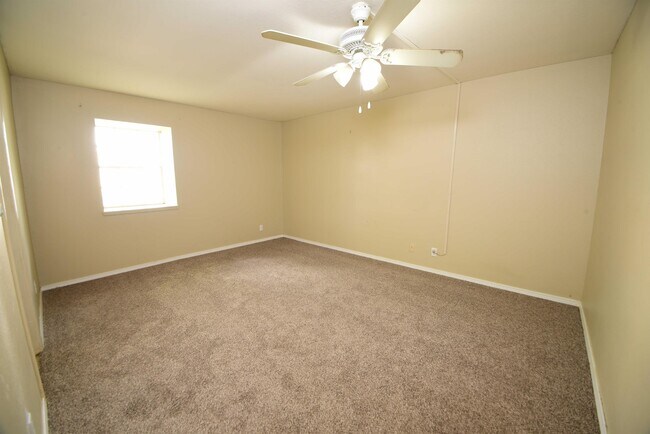 Building Photo - 4750 W 68th St S