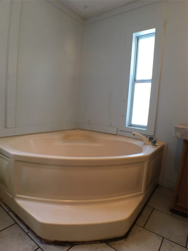 Building Photo - 505 Youpon Dr