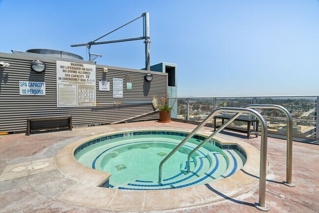 Building Photo - 1080 Park Blvd