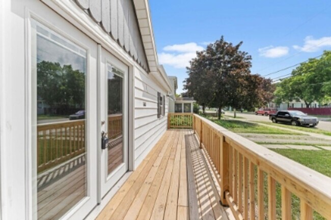 Building Photo - Beautifully updated with modern upgrades and cozy charm. PETS WELCOME