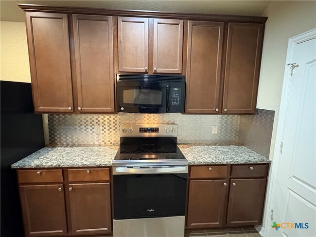 Building Photo - 374 Posey Pass