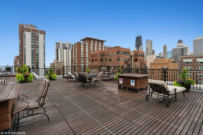 Building Photo - 1339 N Dearborn St