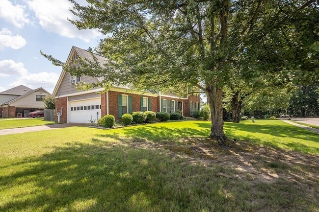 Building Photo - 7839 Farindon Dr