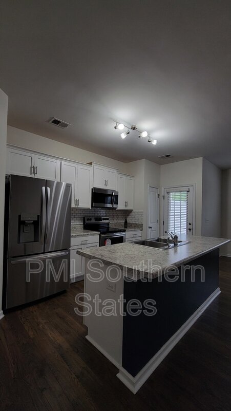 Building Photo - 31 Moorlyn Ln
