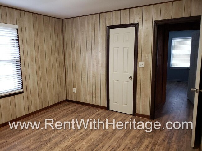 Building Photo - GRANDPA'S BUNGELOW/ CHARMING RANCH HOME/ TOTALLY RENOVATED/ PRIVATE YARD