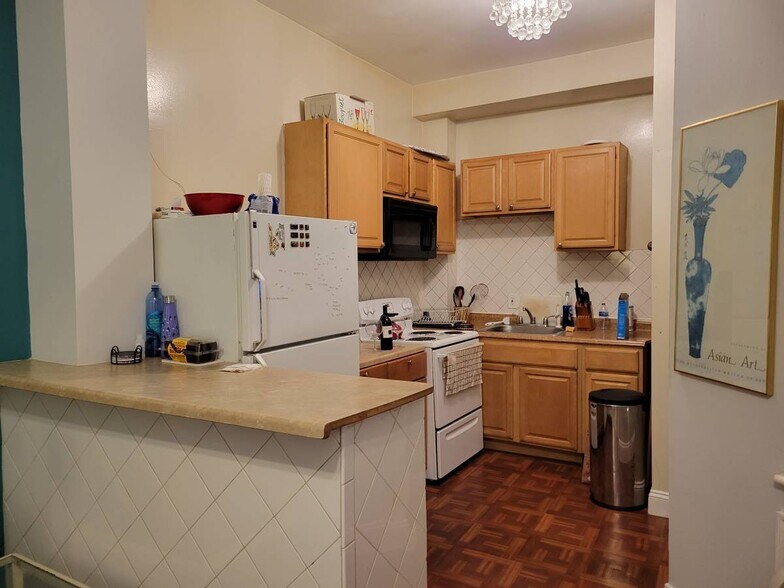 Building Photo - 1413 T St NW