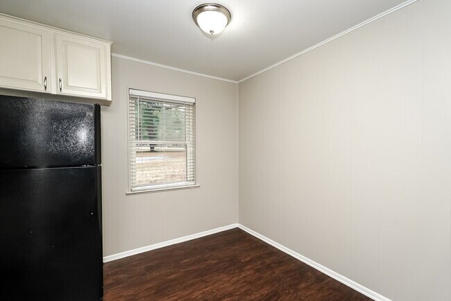 Building Photo - 6420 Valley Ridge Dr