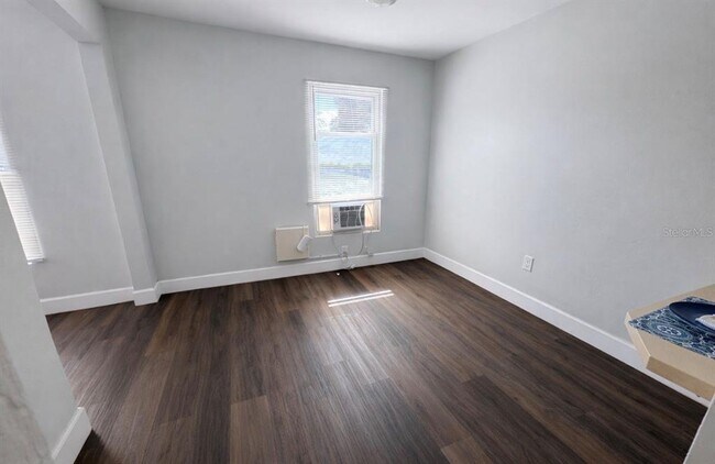 Building Photo - 3901 6th St S