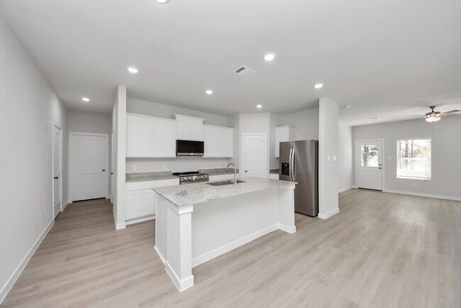 Building Photo - 473 Shoreview Dr