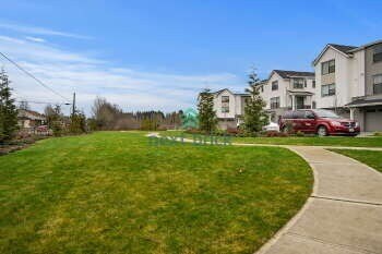 Building Photo - 4 BED & 3.5 SINGLE FAMILY HOUSE FOR RENT