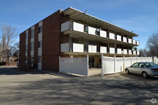 Building Photo - 917 Sunset St