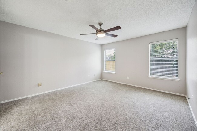 Building Photo - Welcome Home to Winding Creek !