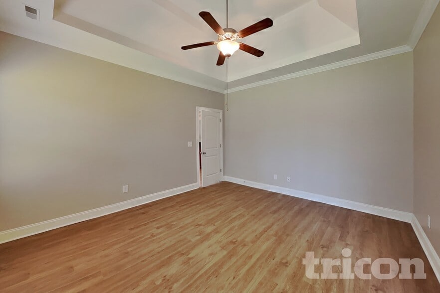 Building Photo - 1306 Crescent Ridge Drive