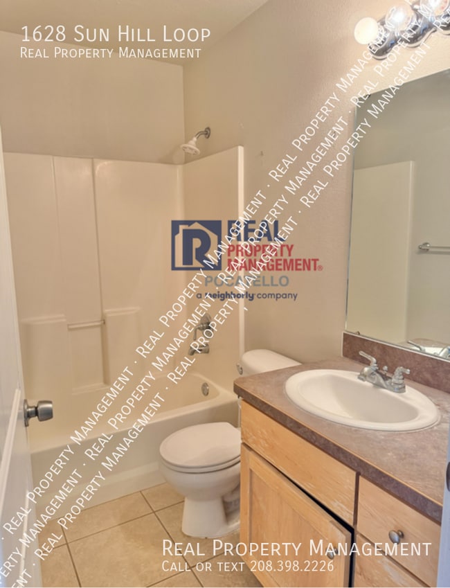 Building Photo - 1628 Sun Hill Loop