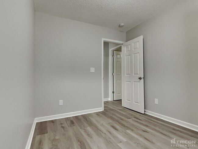 Building Photo - 795 Piney Ct