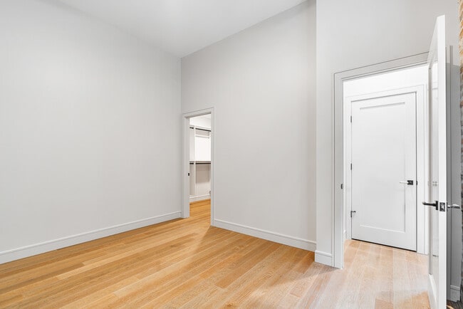 Building Photo - 1810 N Wells St