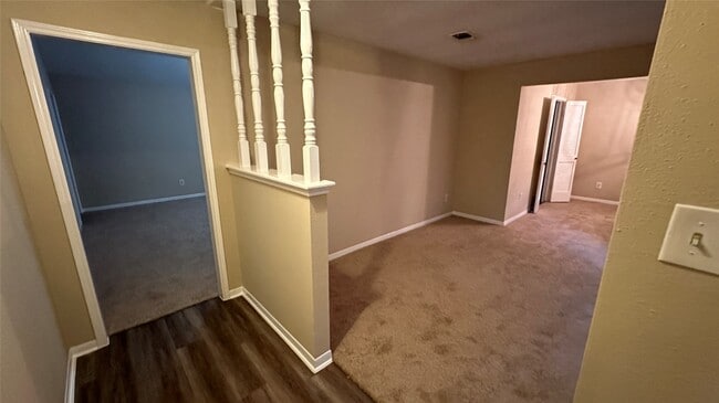 Building Photo - 13 N Deerfoot Cir