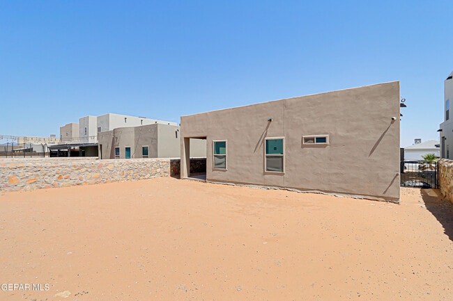 Building Photo - 14928 Jack White Ave