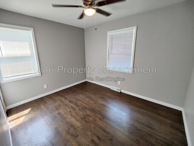 Building Photo - 7941 NE San Rafael Dr