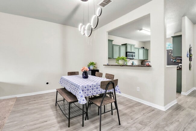 Building Photo - 6639 Luckey Pine