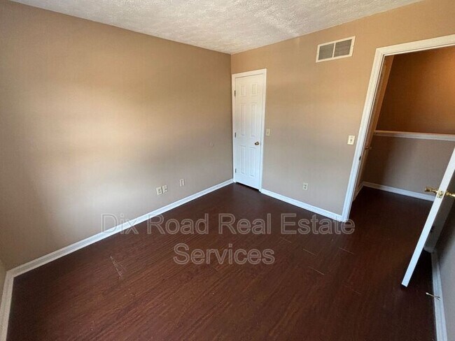 Building Photo - 590 Pine Hill Pl