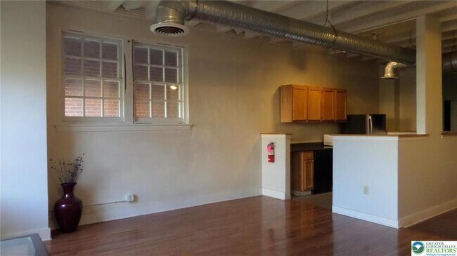 Building Photo - 147 S 4th St