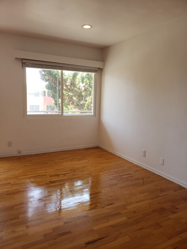 Living room window - 1025 Idaho Ave