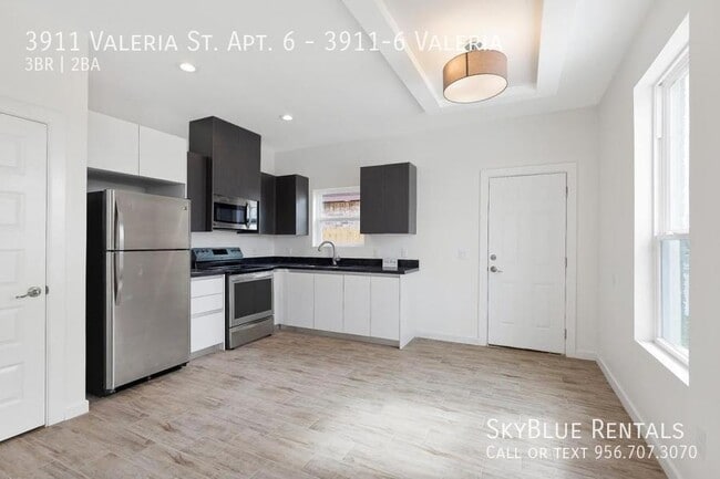 Building Photo - 3911 Valeria St