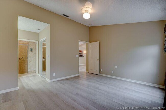 Building Photo - 6183 Floral Lakes Dr