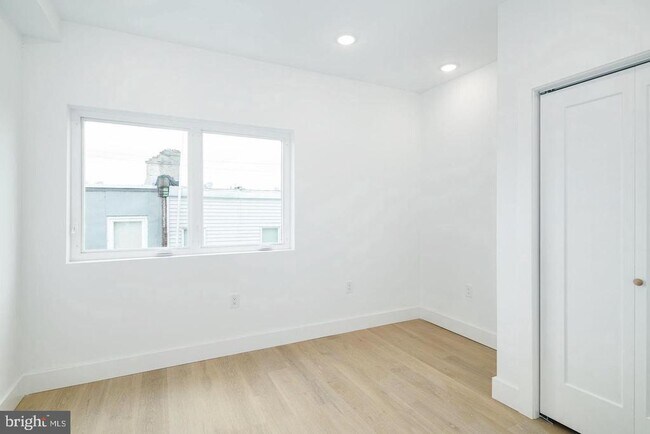 Building Photo - 3957 Wyalusing Ave