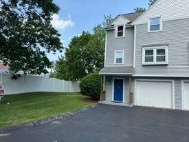 Building Photo - 116 Turnpike Rd
