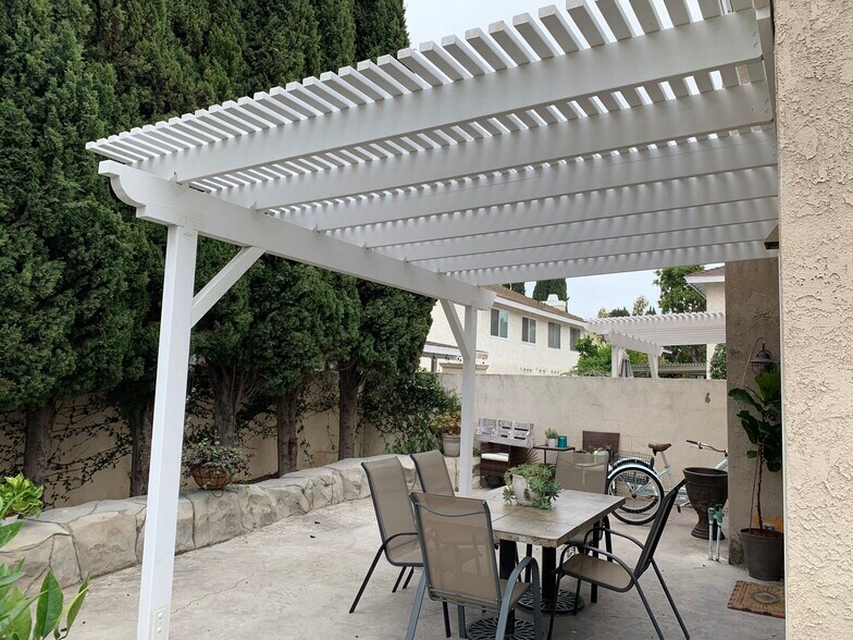 Building Photo - 2602 W Columbine Ave