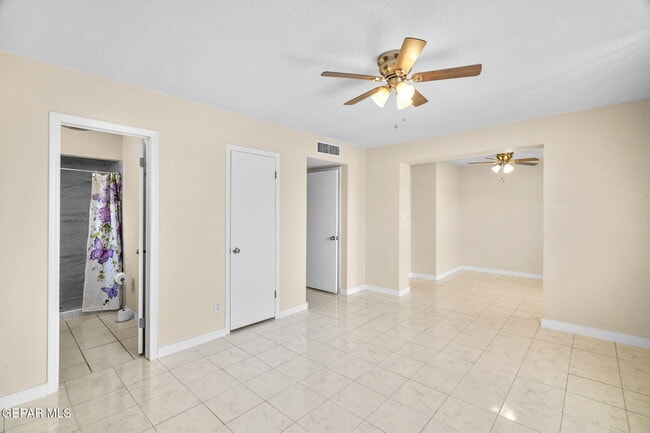 Building Photo - 5640 Van Horn Dr