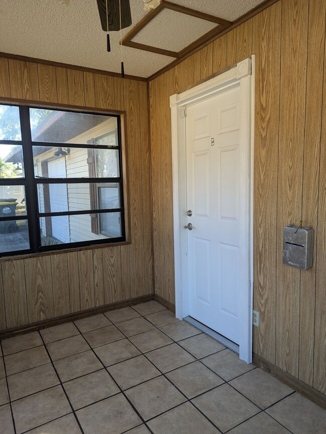 Building Photo - Furnished 1 bedroom, 1 bath duplex located in Umatilla