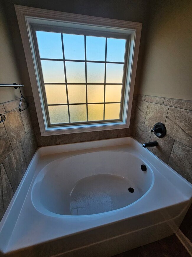 Building Photo - Crosswinds Subdivision! Beautiful 2 Story ...