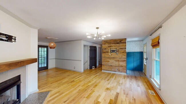 Building Photo - 107 Nimitz Cir
