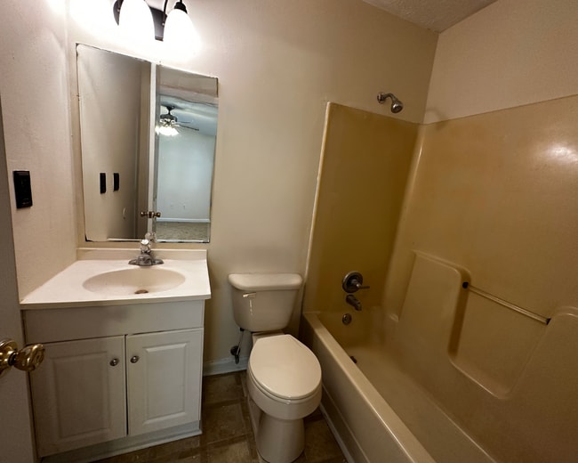 Building Photo - Leasing for Immediate Move-In!