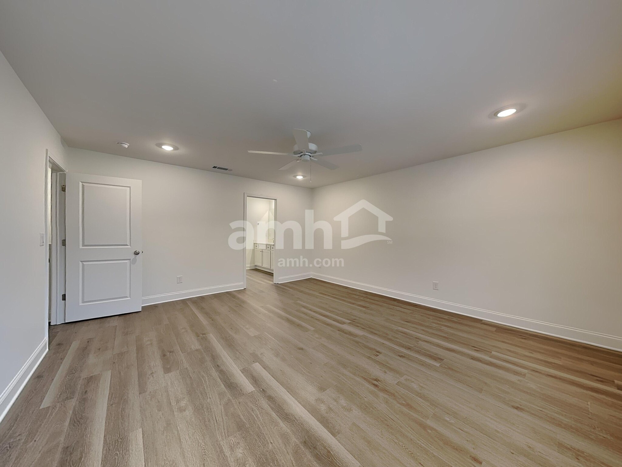 Building Photo - 430 Pointe Dr