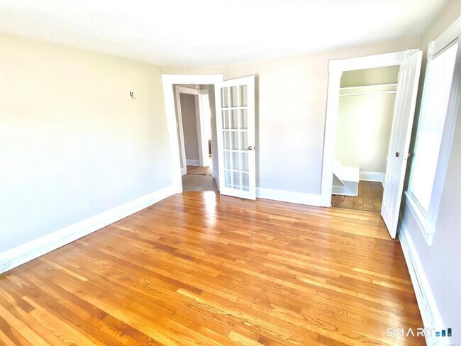 Building Photo - 54 1st St
